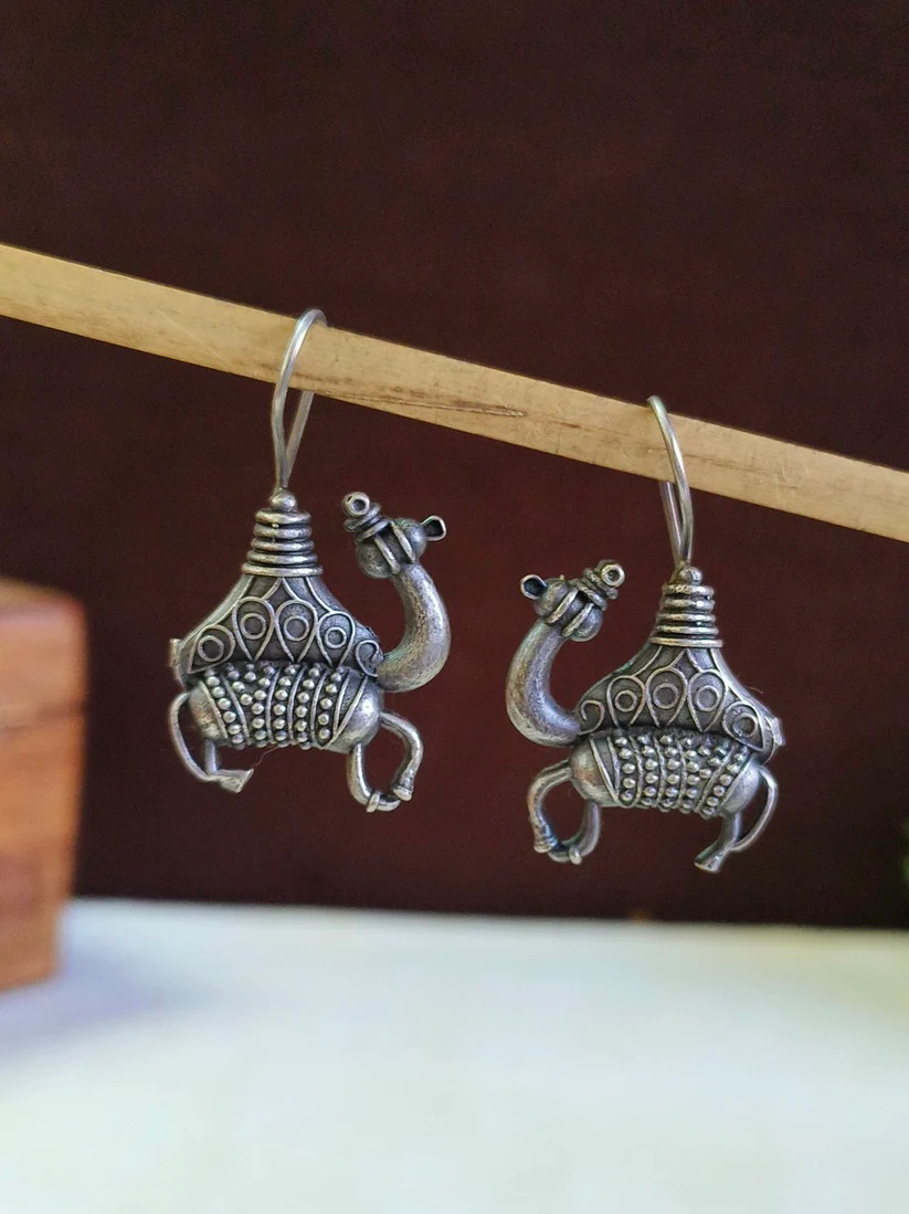 Camel Earing
